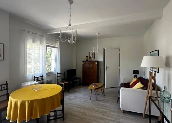 Petite Maison Mitoyenne, Clim, Renovee, Calme